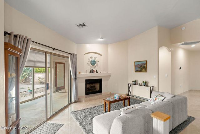 778 E Josephine Canyon Drive, Green Valley, AZ 85614