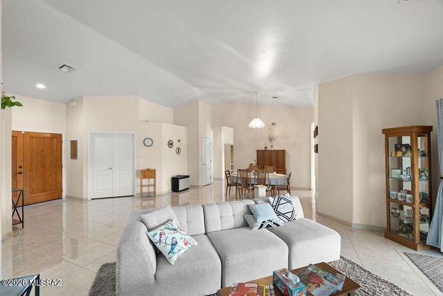 778 E Josephine Canyon Drive, Green Valley, AZ 85614