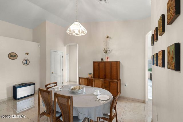778 E Josephine Canyon Drive, Green Valley, AZ 85614
