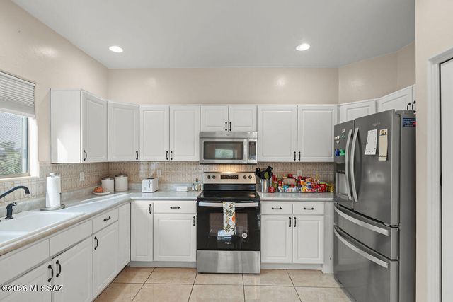 778 E Josephine Canyon Drive, Green Valley, AZ 85614