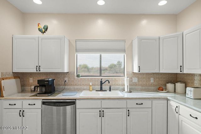778 E Josephine Canyon Drive, Green Valley, AZ 85614
