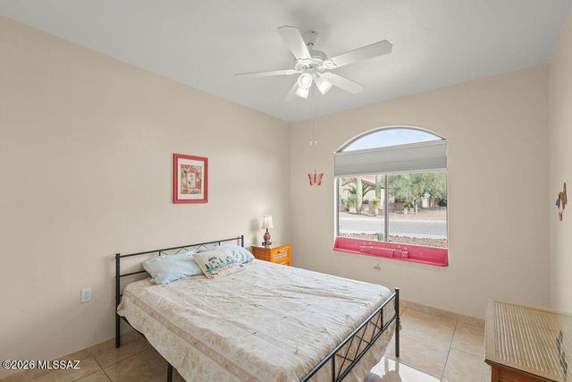 778 E Josephine Canyon Drive, Green Valley, AZ 85614