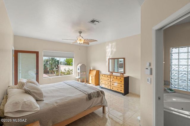 778 E Josephine Canyon Drive, Green Valley, AZ 85614