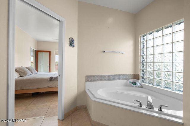 778 E Josephine Canyon Drive, Green Valley, AZ 85614