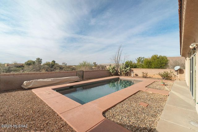 778 E Josephine Canyon Drive, Green Valley, AZ 85614