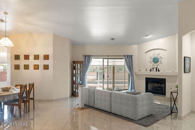 778 E Josephine Canyon Drive, Green Valley, AZ 85614