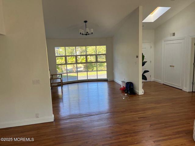 270 Jerome Avenue, Oakhurst, NJ 07755