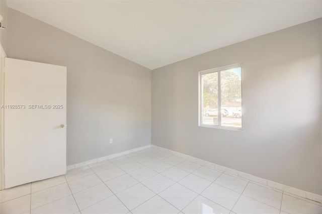 3510 SW 39th St, West Park, FL 33023