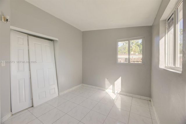 3510 SW 39th St, West Park, FL 33023