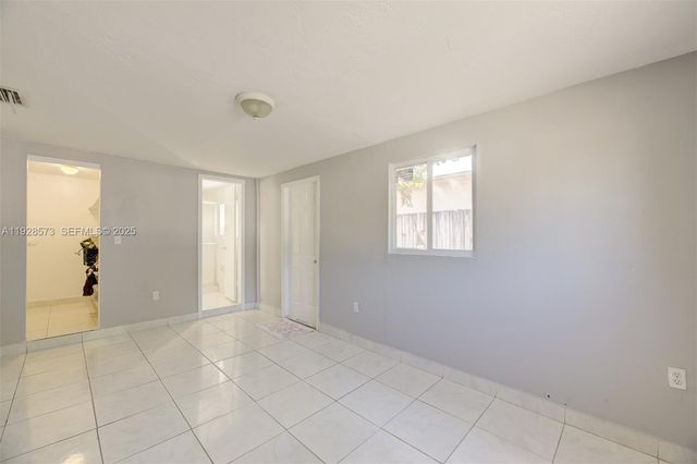 3510 SW 39th St, West Park, FL 33023