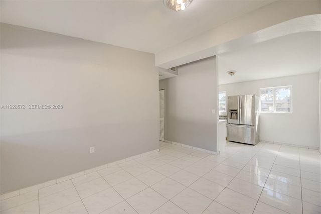 3510 SW 39th St, West Park, FL 33023