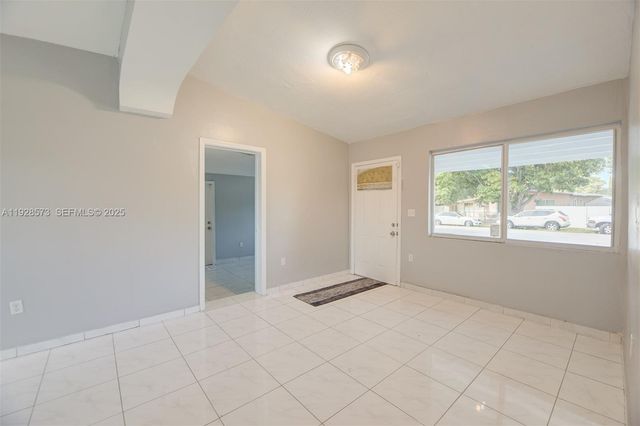 3510 SW 39th St, West Park, FL 33023