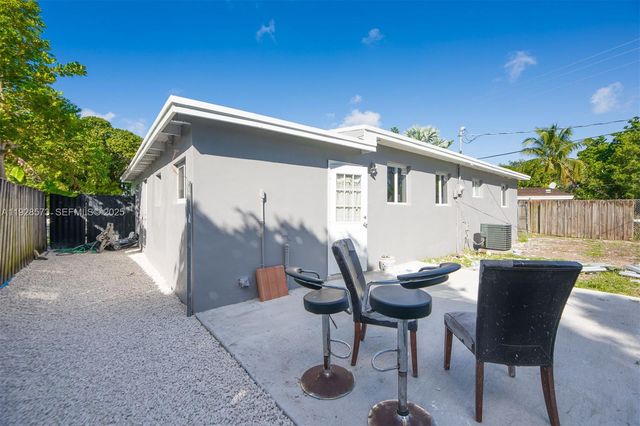 3510 SW 39th St, West Park, FL 33023