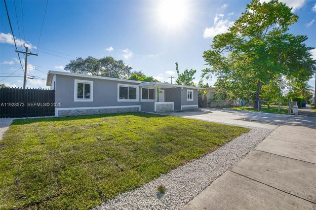 3510 SW 39th St, West Park, FL 33023