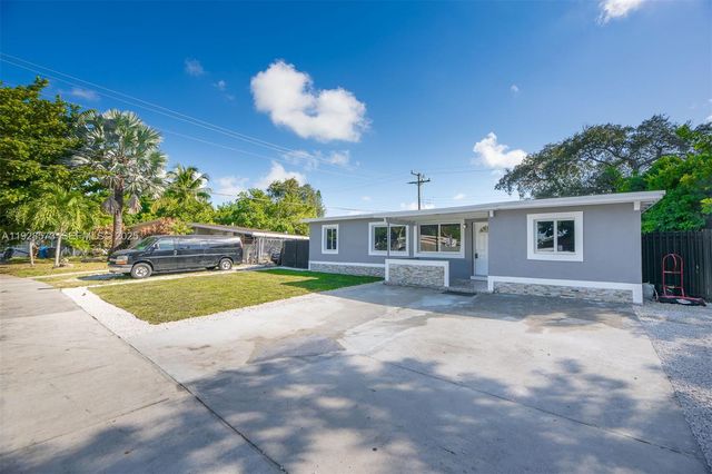 3510 SW 39th St, West Park, FL 33023