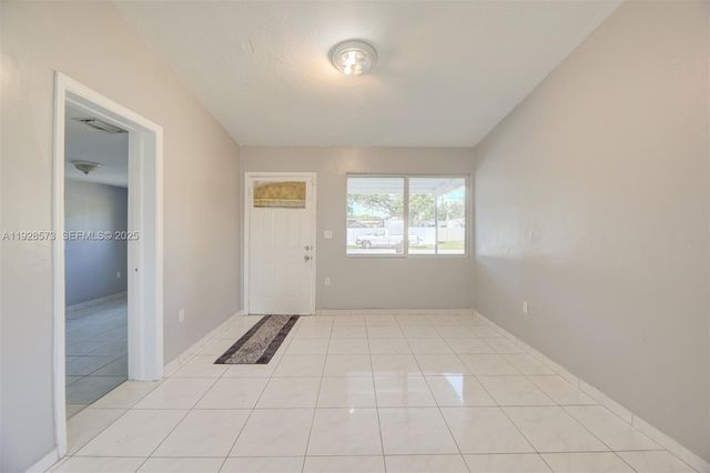 3510 SW 39th St, West Park, FL 33023