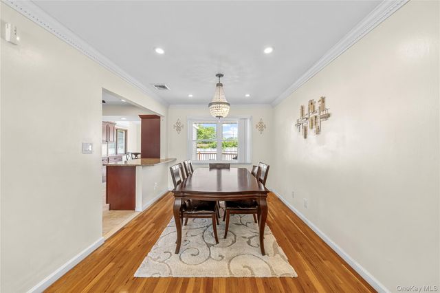 16 Cumberland Road, Jericho, NY 11753