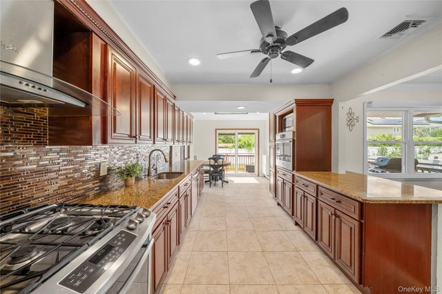 16 Cumberland Road, Jericho, NY 11753