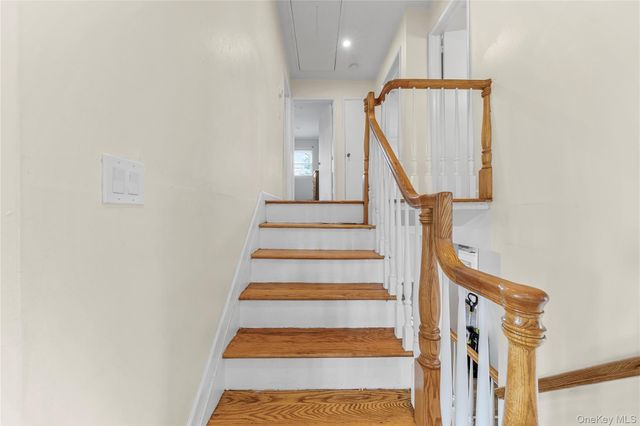 16 Cumberland Road, Jericho, NY 11753