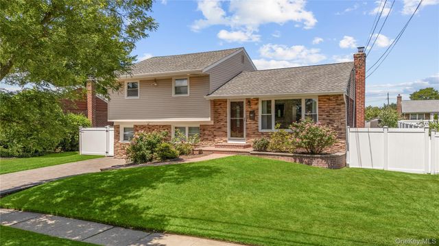16 Cumberland Road, Jericho, NY 11753