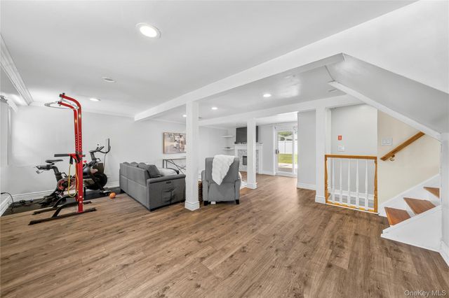 16 Cumberland Road, Jericho, NY 11753