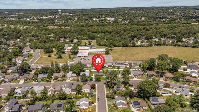 16 Cumberland Road, Jericho, NY 11753