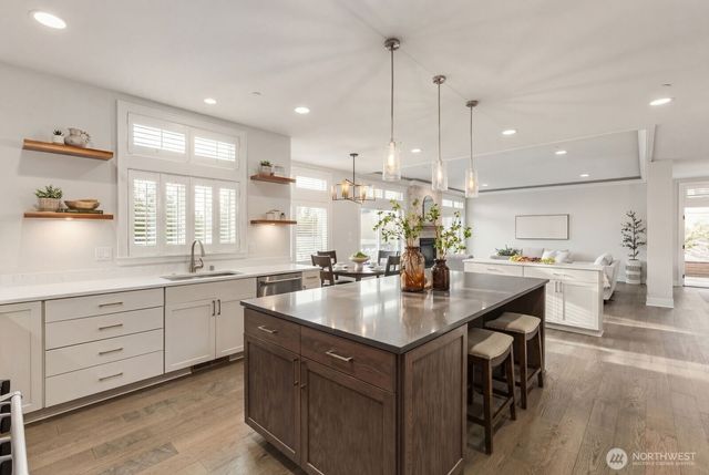 10833 104th Avenue NE, Kirkland, WA 98033