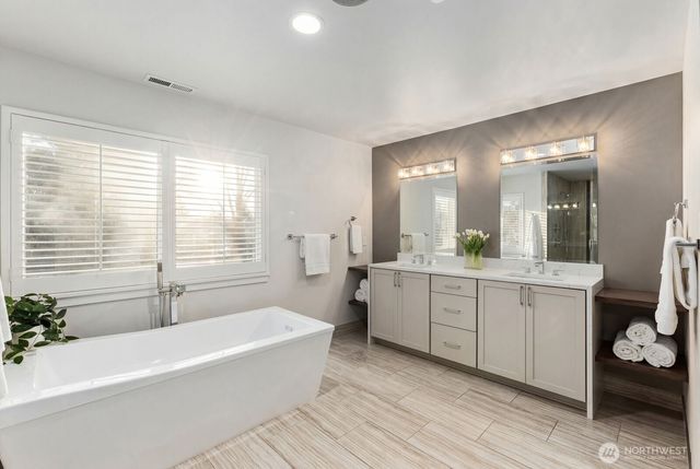 10833 104th Avenue NE, Kirkland, WA 98033