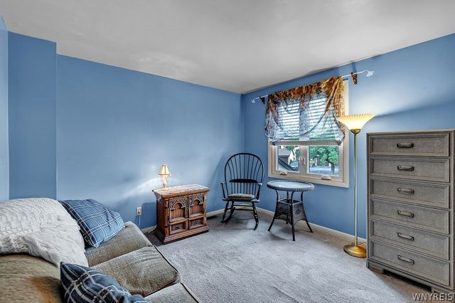 301 Charlesgate Circle, Amherst, NY 14051