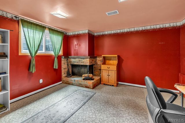 301 Charlesgate Circle, Amherst, NY 14051