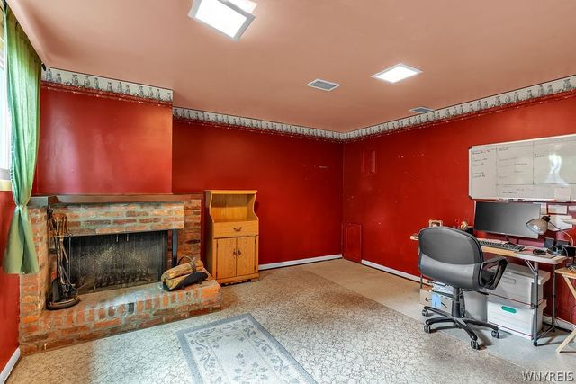 301 Charlesgate Circle, Amherst, NY 14051
