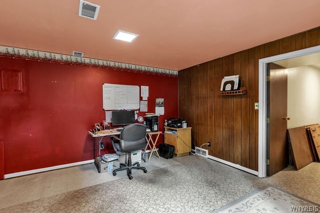 301 Charlesgate Circle, Amherst, NY 14051