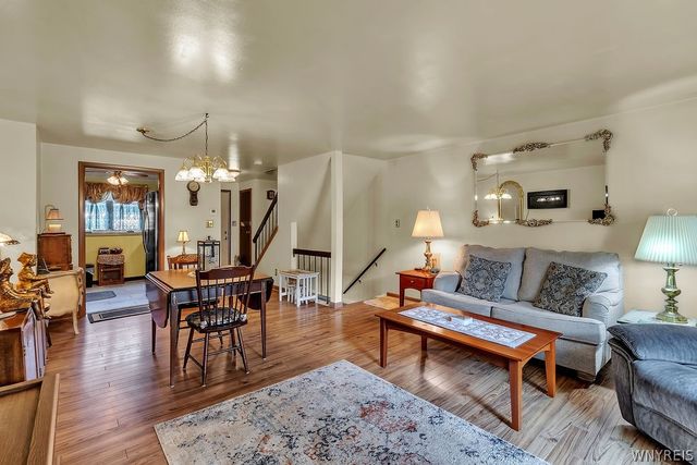 301 Charlesgate Circle, Amherst, NY 14051