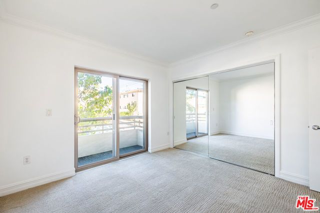 951 Granville Avenue 202, Los Angeles, CA 90049