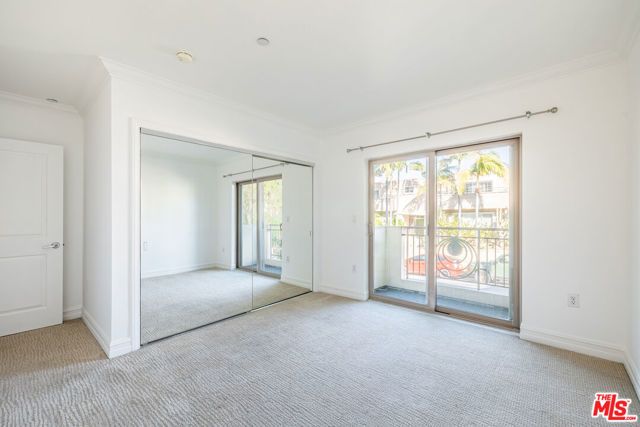 951 Granville Avenue 202, Los Angeles, CA 90049