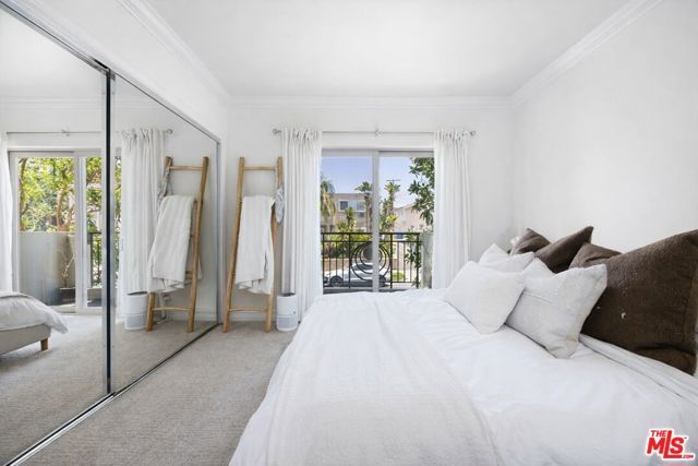 951 Granville Avenue 202, Los Angeles, CA 90049