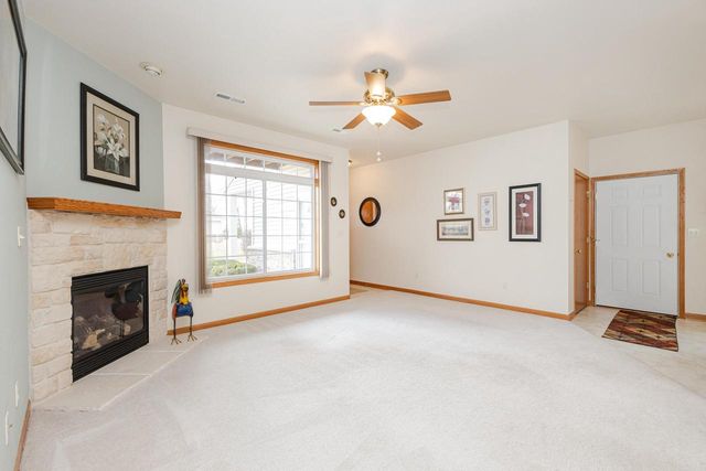 W197N17110 Stonewall DRIVE, Jackson, WI 53037
