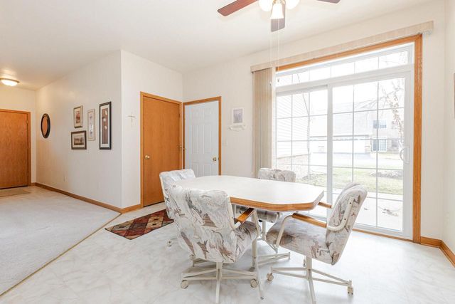 W197N17110 Stonewall DRIVE, Jackson, WI 53037