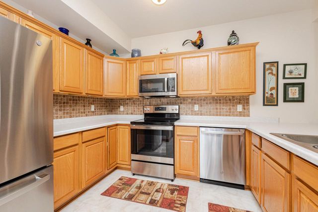 W197N17110 Stonewall DRIVE, Jackson, WI 53037
