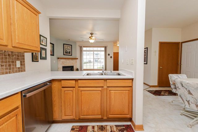 W197N17110 Stonewall DRIVE, Jackson, WI 53037
