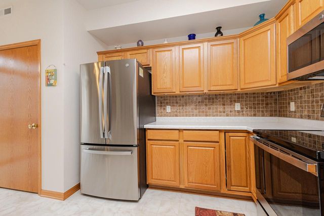 W197N17110 Stonewall DRIVE, Jackson, WI 53037