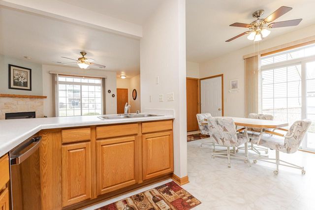 W197N17110 Stonewall DRIVE, Jackson, WI 53037