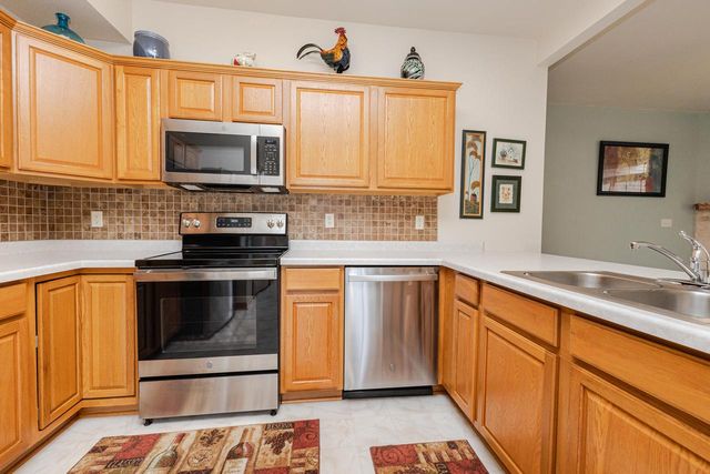 W197N17110 Stonewall DRIVE, Jackson, WI 53037