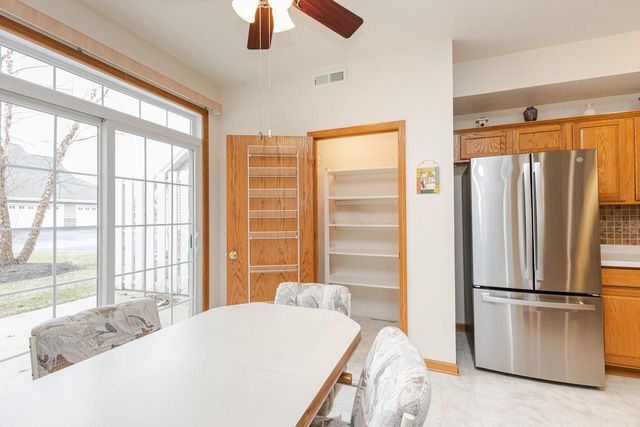 W197N17110 Stonewall DRIVE, Jackson, WI 53037
