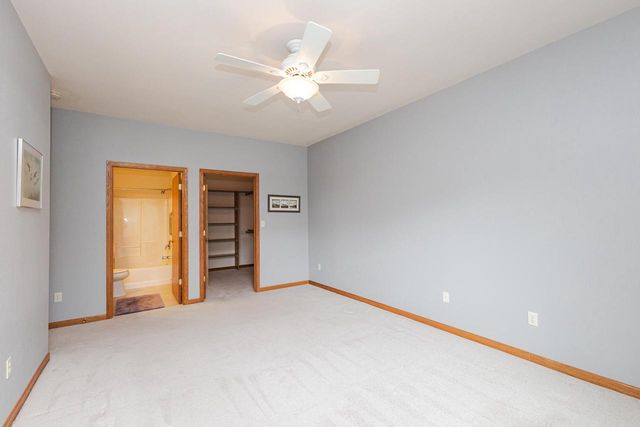 W197N17110 Stonewall DRIVE, Jackson, WI 53037