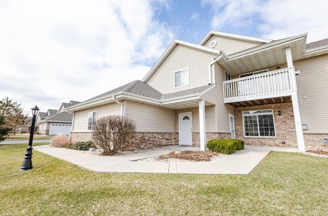 W197N17110 Stonewall DRIVE, Jackson, WI 53037