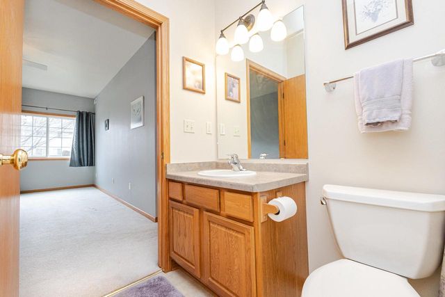 W197N17110 Stonewall DRIVE, Jackson, WI 53037