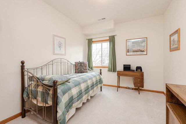 W197N17110 Stonewall DRIVE, Jackson, WI 53037