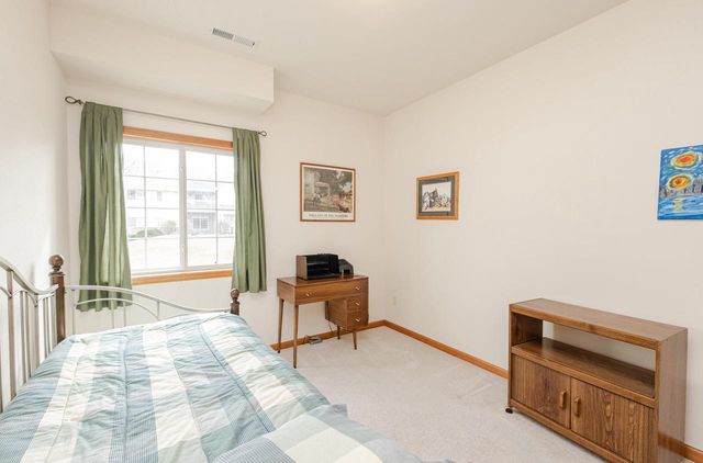 W197N17110 Stonewall DRIVE, Jackson, WI 53037