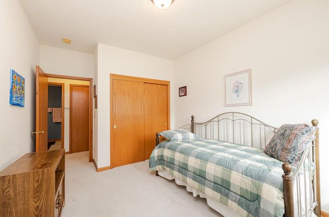 W197N17110 Stonewall DRIVE, Jackson, WI 53037